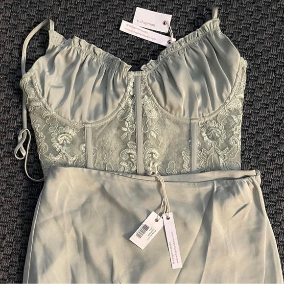 V. Chapman Calla Lily Gown - Picture 6 of 6